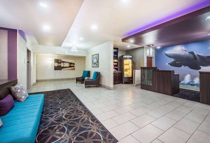 هتل La Quinta Inn & Suites By Wyndham Fairborn Wrightpatterson