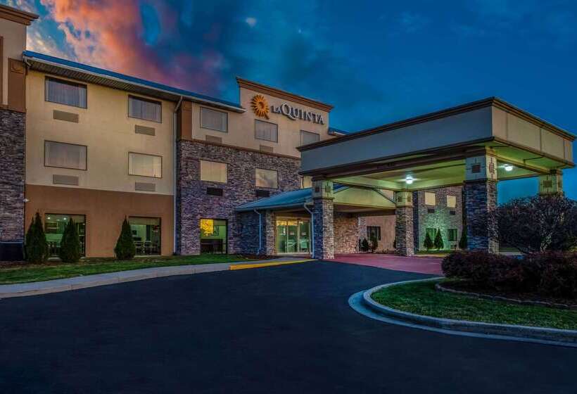 호텔 La Quinta Inn & Suites By Wyndham Fairborn Wright Patterson
