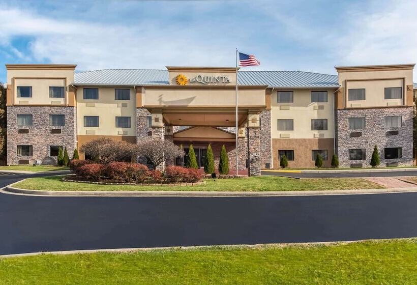 هتل La Quinta Inn & Suites By Wyndham Fairborn Wrightpatterson