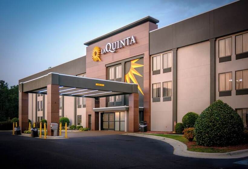 هتل La Quinta Inn & Suites By Wyndham Fayetteville