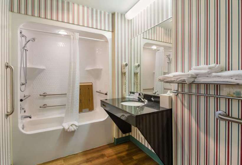 هتل Mainstay Suites Airport