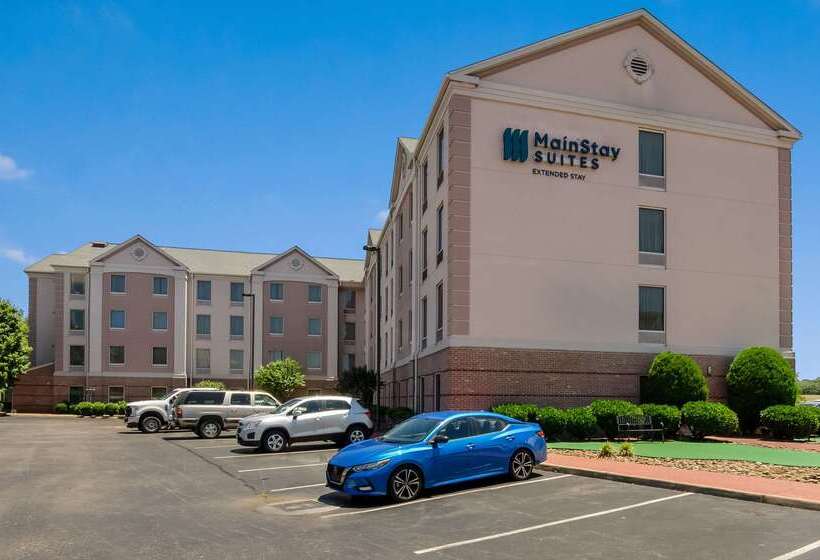 هتل Mainstay Suites Airport