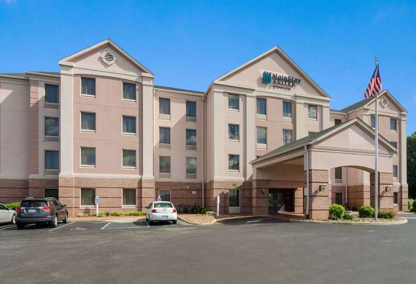 هتل Mainstay Suites Airport