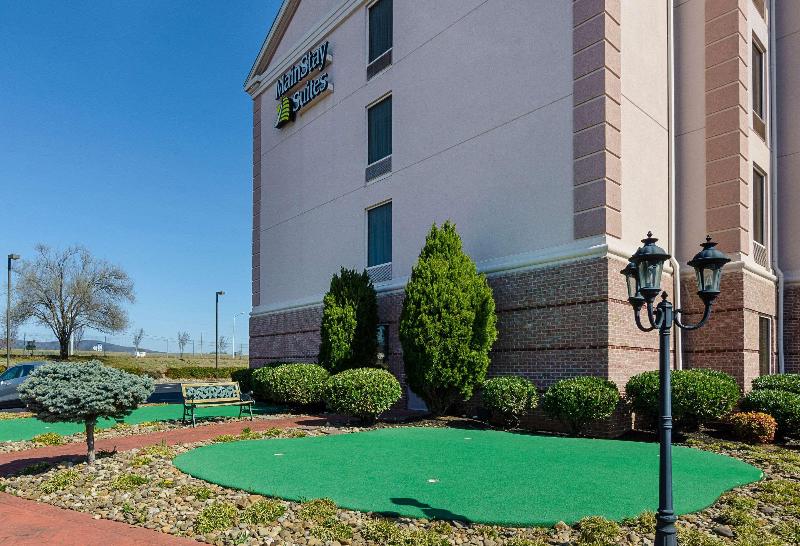 هتل Mainstay Suites Airport