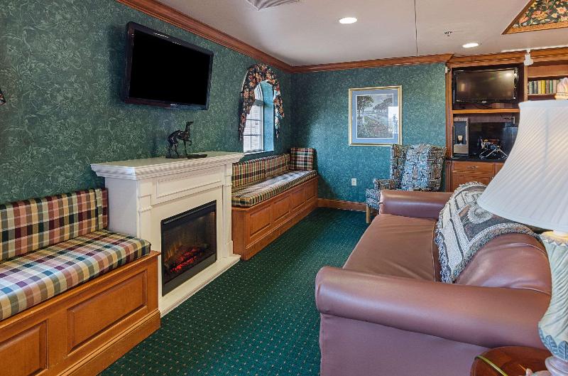هتل Mainstay Suites Airport