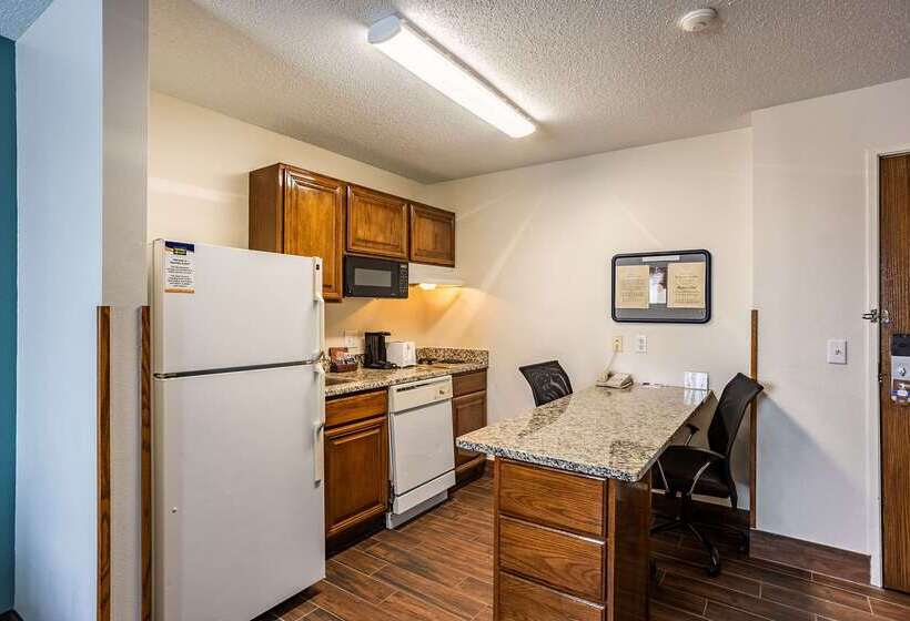 هتل Mainstay Suites Cedar Rapids North  Marion