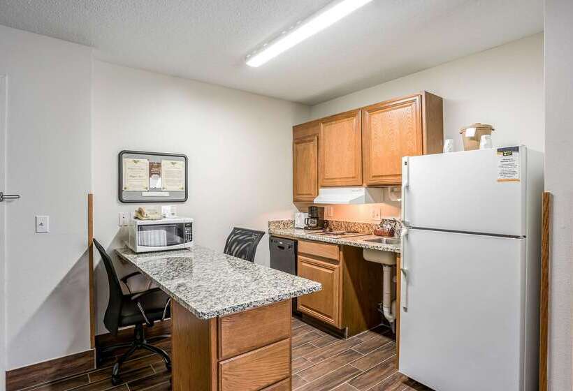 هتل Mainstay Suites Cedar Rapids North  Marion