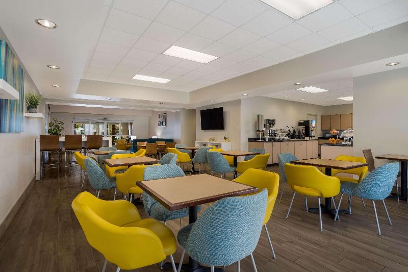 هتل Mainstay Suites Wilmington   University Area