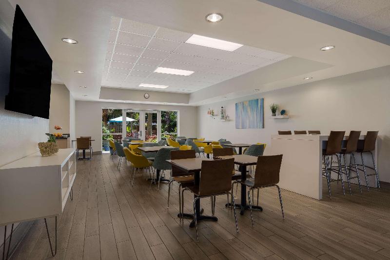 هتل Mainstay Suites Wilmington   University Area