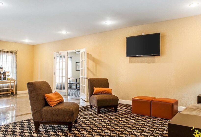 호텔 Quality Inn & Suites