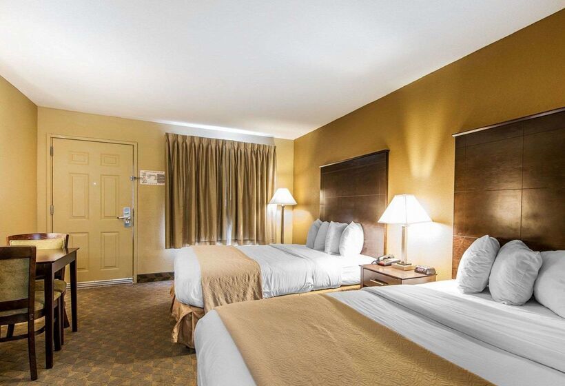 호텔 Quality Inn & Suites