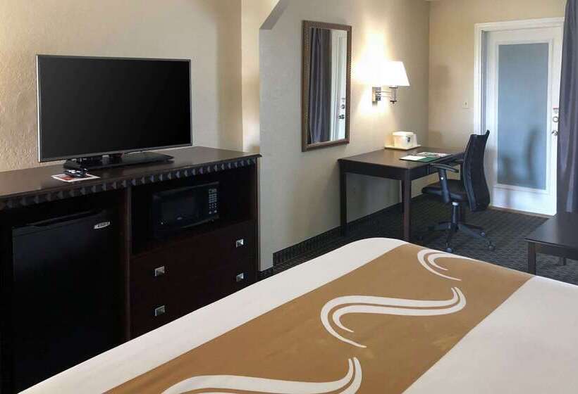 هتل Quality Inn & Suites