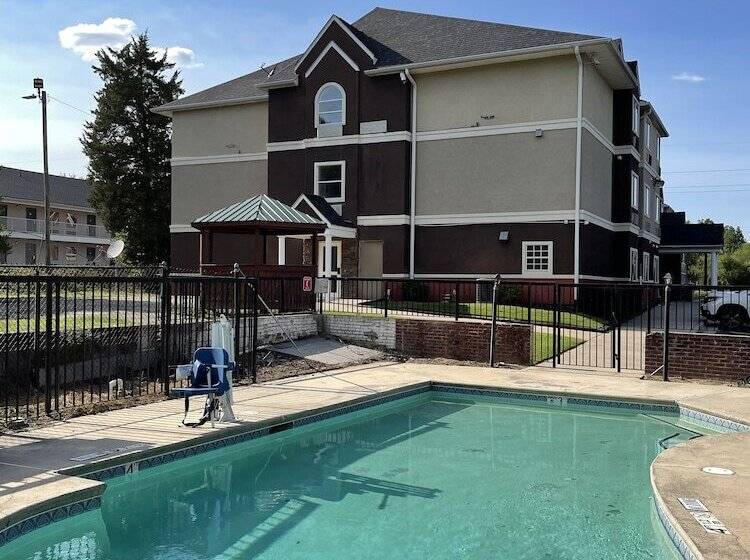 בית מלון כפרי Quality Inn & Suites Augusta Fort Eisenhower Area