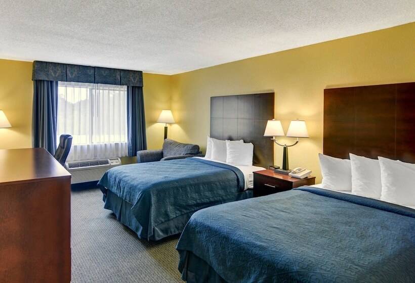 호텔 Quality Inn & Suites