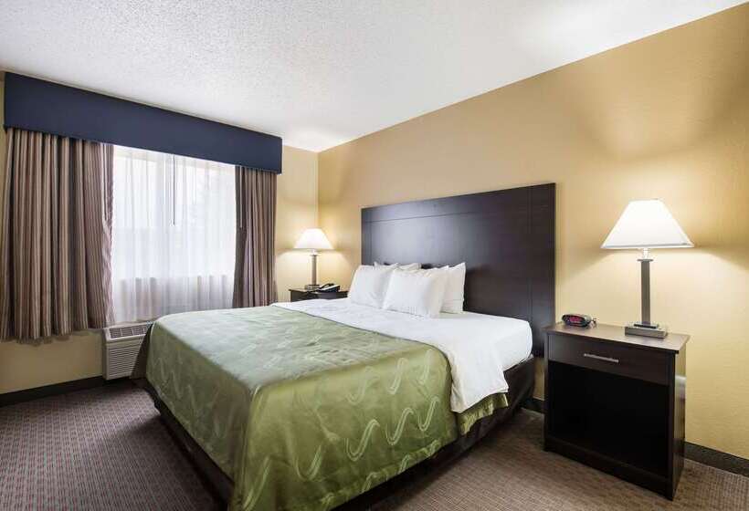 호텔 Quality Inn & Suites