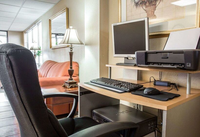 هتل Quality Inn & Suites