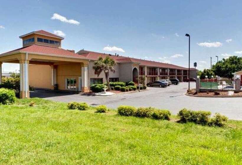 호텔 Quality Inn & Suites Monroe