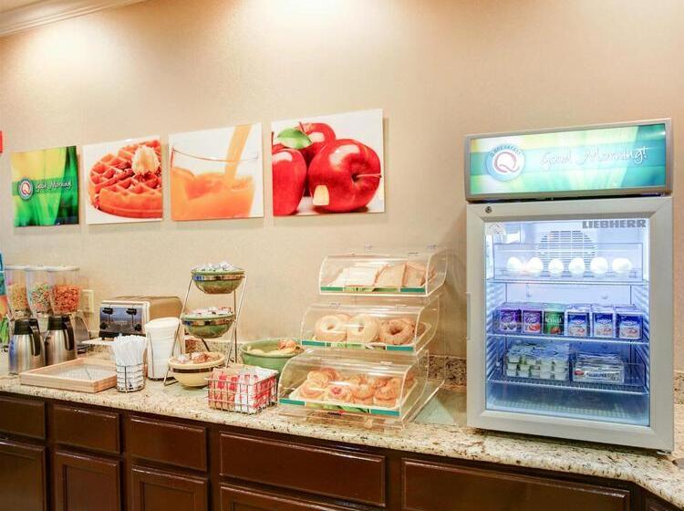 هتل Quality Inn & Suites Near University