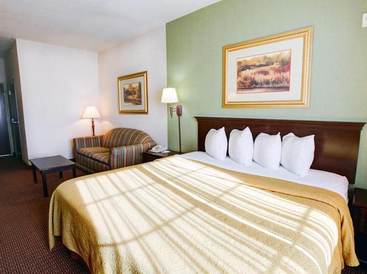 هتل Quality Inn & Suites Near University