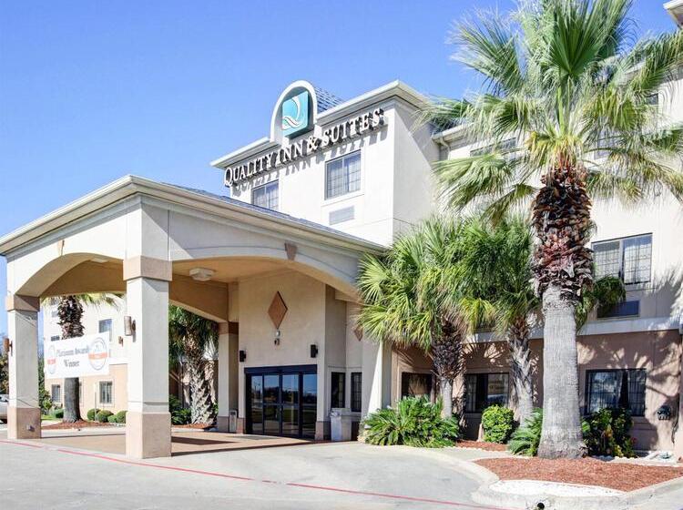 هتل Quality Inn & Suites Near University