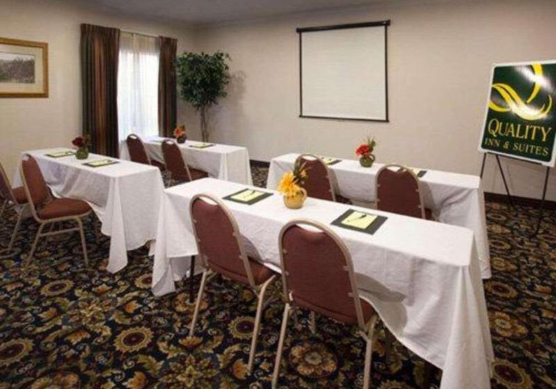 هتل Quality Inn & Suites Near University