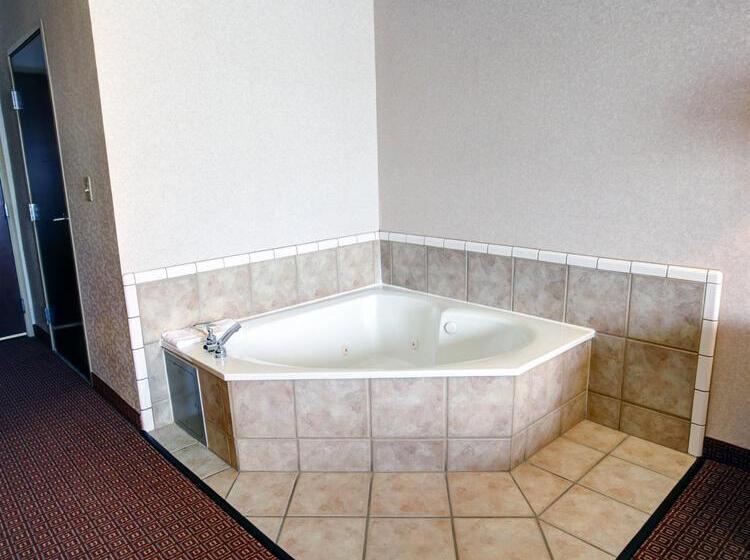 هتل Quality Inn & Suites Near University