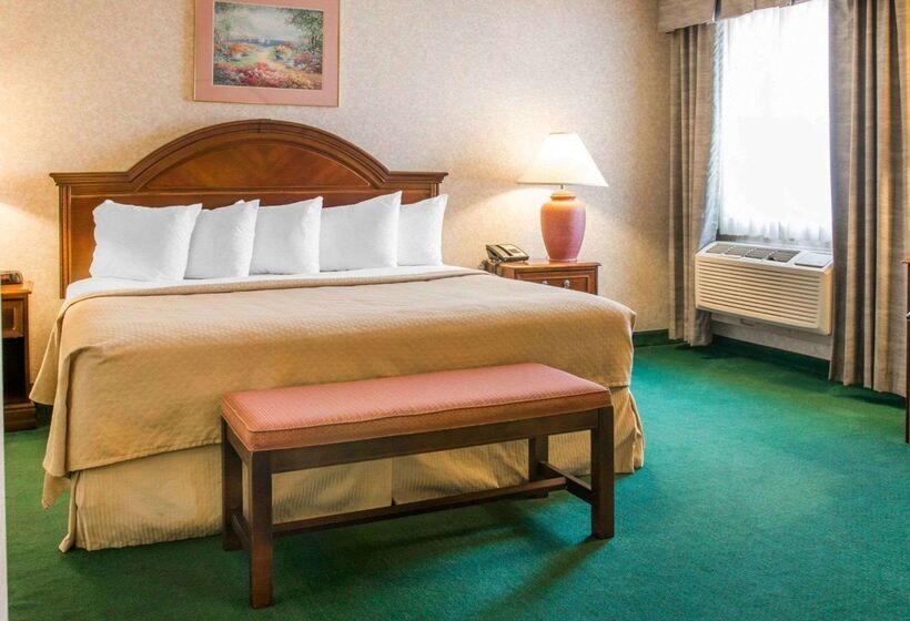 בית מלון כפרי Quality Inn & Suites Next To The Casino