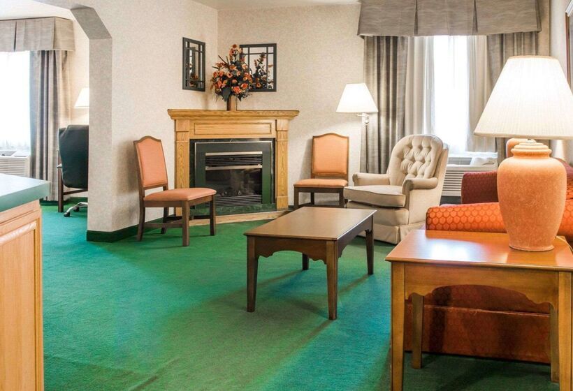 בית מלון כפרי Quality Inn & Suites Next To The Casino