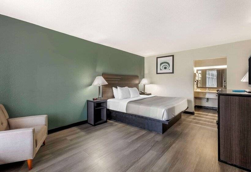 Hotel Quality Inn & Suites