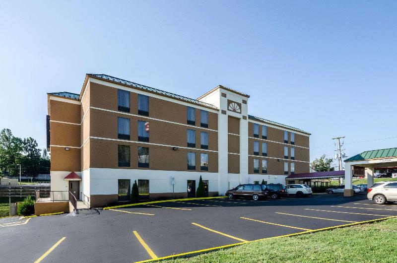 Отель Quality Inn & Suites