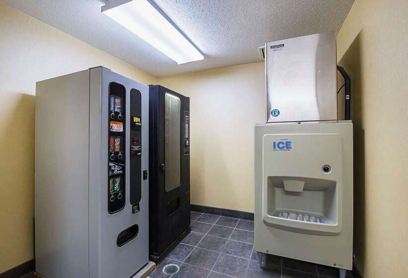 هتل Quality Inn Waverly
