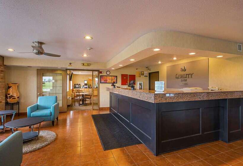 هتل Quality Inn Waverly