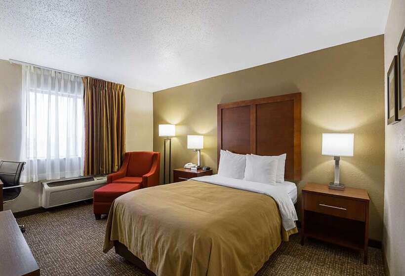 هتل Quality Inn Waverly