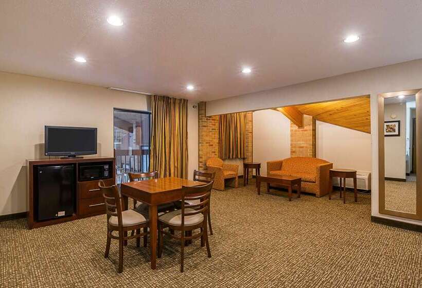 هتل Quality Inn Waverly
