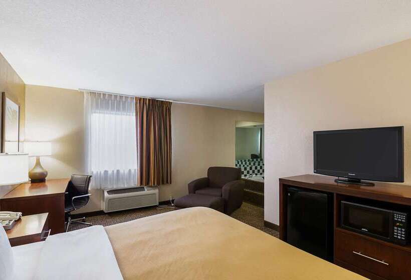 هتل Quality Inn Waverly