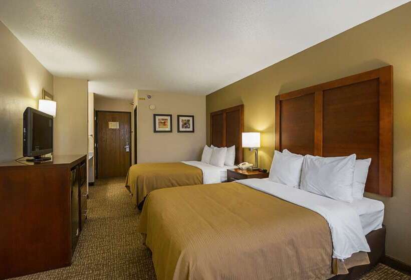 هتل Quality Inn Waverly
