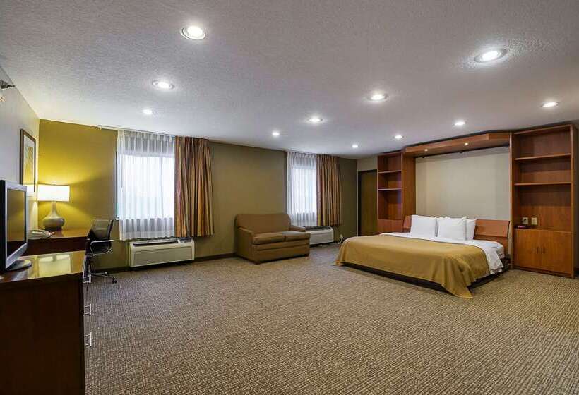 هتل Quality Inn Waverly