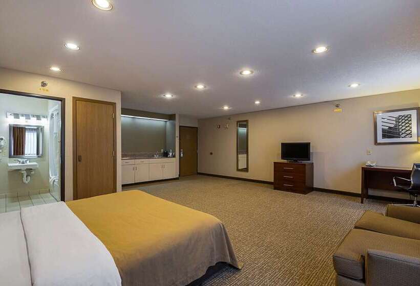 هتل Quality Inn Waverly