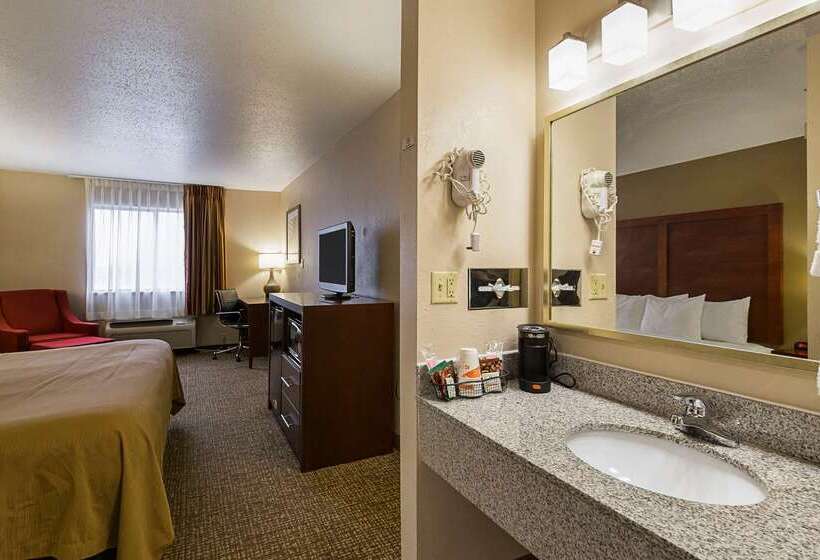 هتل Quality Inn Waverly