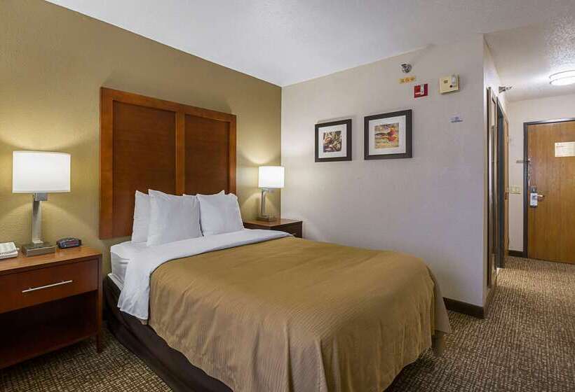 هتل Quality Inn Waverly