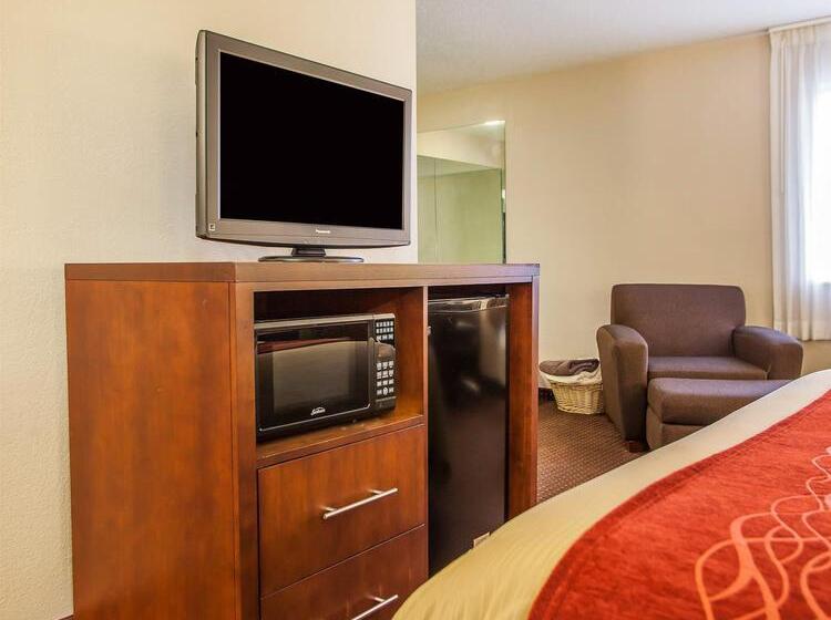 هتل Quality Inn Waverly