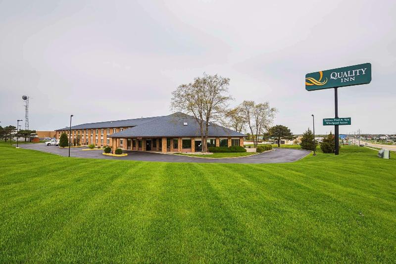 هتل Quality Inn Waverly