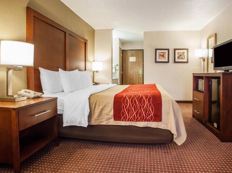 هتل Quality Inn Waverly
