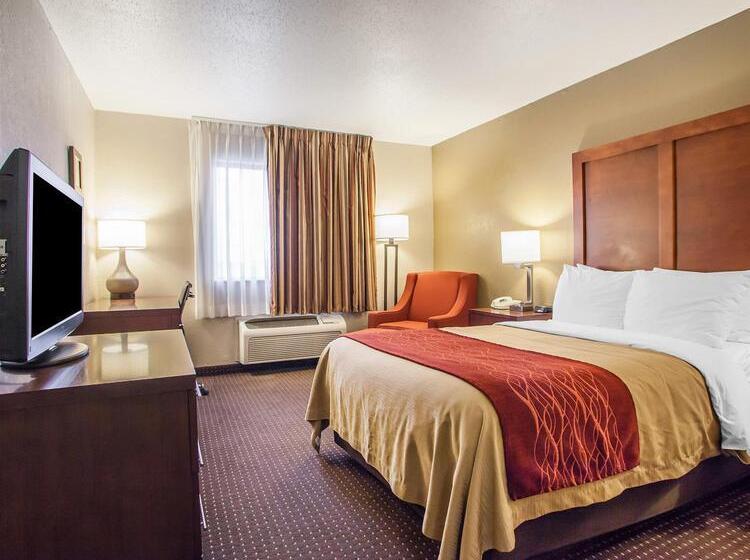 هتل Quality Inn Waverly