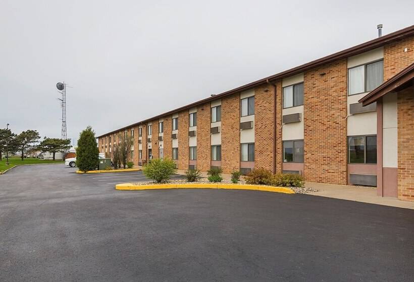 هتل Quality Inn Waverly