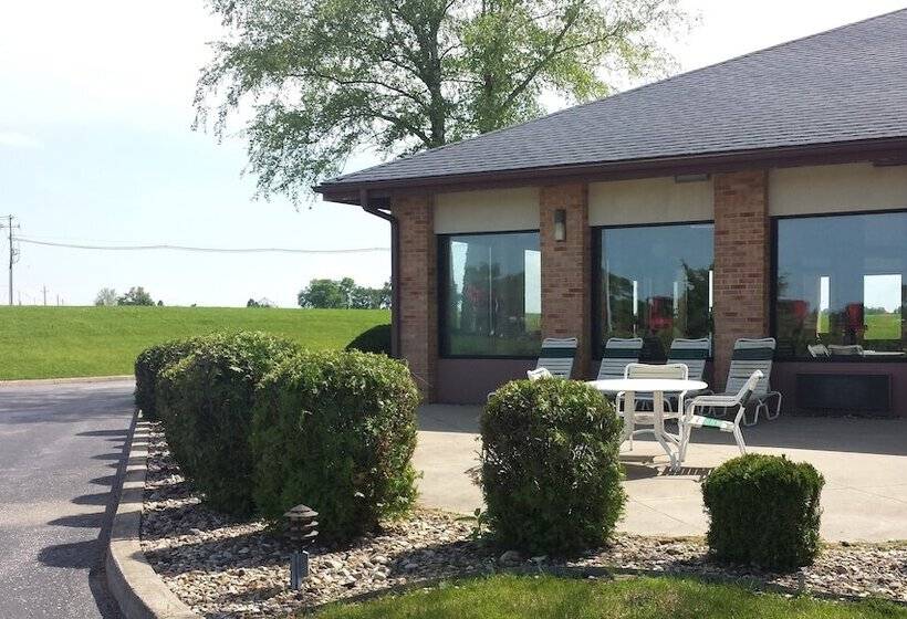 هتل Quality Inn Waverly