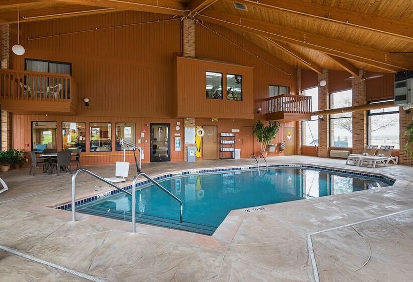 هتل Quality Inn Waverly