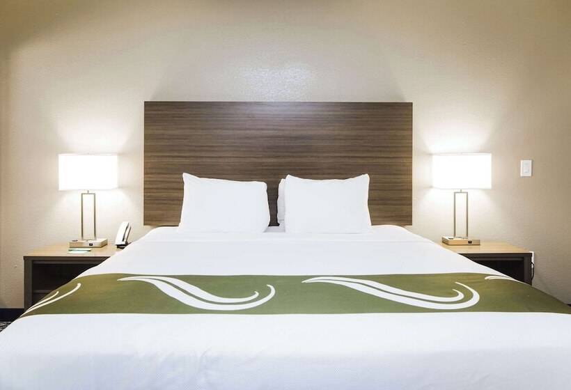 هتل Quality Suites Houston Hobby Airport