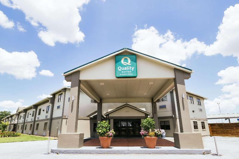 هتل Quality Suites Houston Hobby Airport