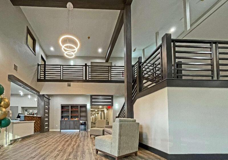 هتل Quality Suites Houston Hobby Airport